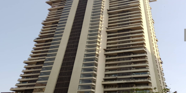 4+4 BHK Jodi Apartment of 6000 sq.ft. Area for Sale at Oberoi Sky Heights, Andheri West.