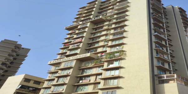 Fully Furnished 2+2 BHK Jodi Apartment of 2000 sq.ft. Area for Sale at Lashkaria Empress, Andheri West.