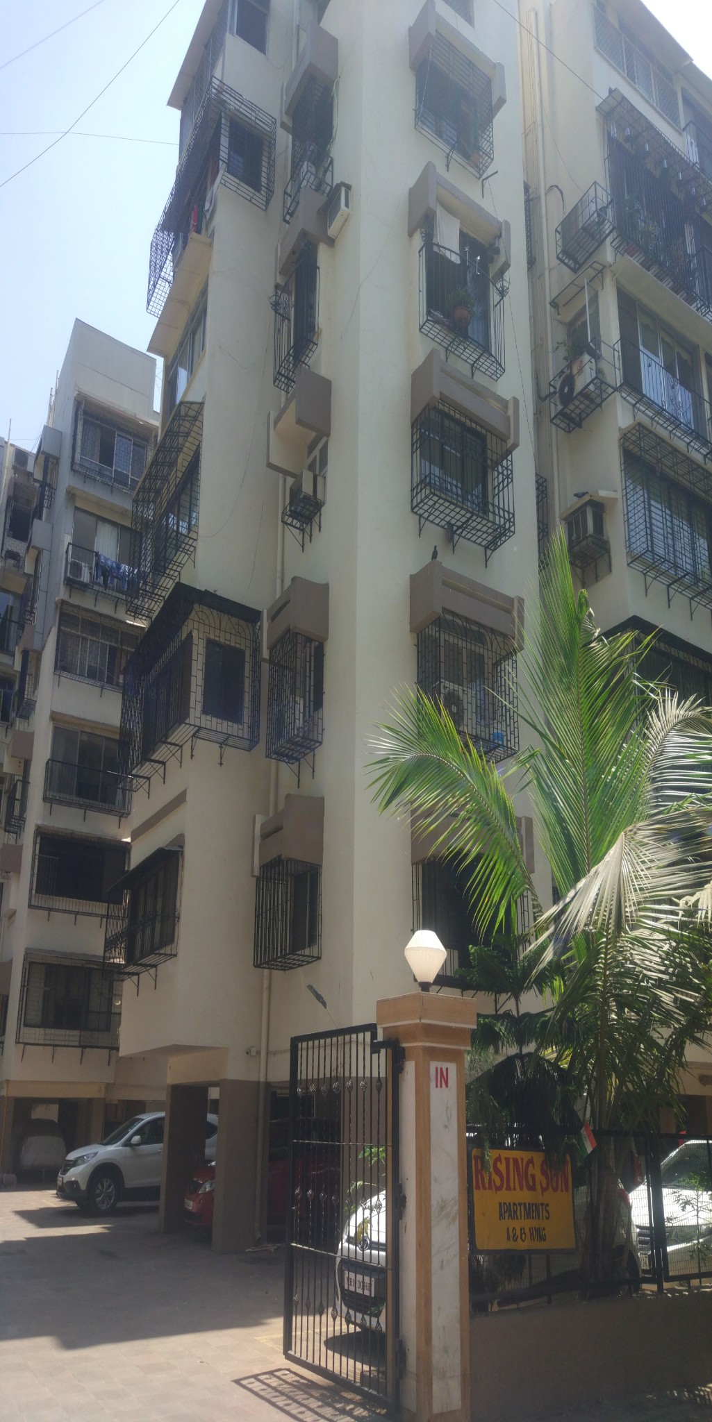2 BHK Apartment at Juhu Tara Road, Juhu. for RENT Bombay Property