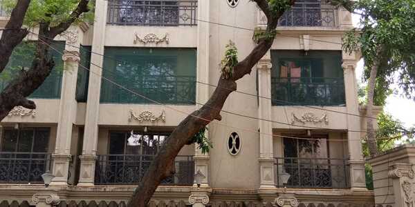 With Dual Variation, A 1900 sq.ft Flat for Rent in Kukreja Heights, Bandra West.