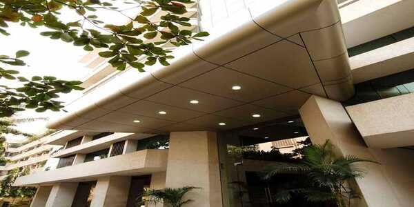 2 Cabins with 8 workstations Office space for Rent in Oberoi Chambers, Link Rd, Andheri West.