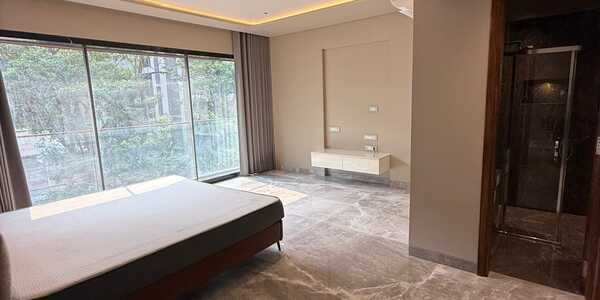 Rent 3 bhk 2000 sq ft exclusively Furnished Flat in Juhu