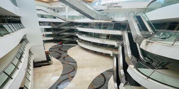 232 sq.ft Ground Floor Shop Space with 13.7 ft Height approx for Sale in Eaze Zone Mall, Goregaon West.