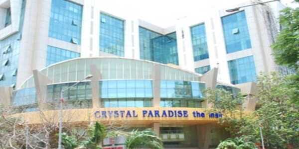 1 cabin and 5 Workstations Semi Furnished Office space for Rent in Crystal Paradise, Andheri West.