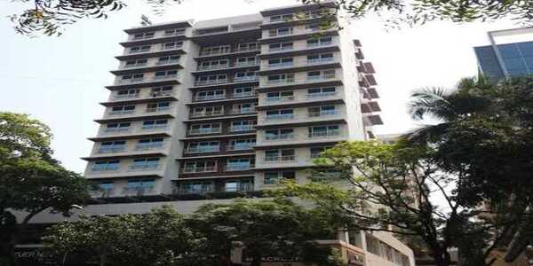Semi Furnished Apartment with Dual Car parking space for Rent in Link Palace, Santacruz West.