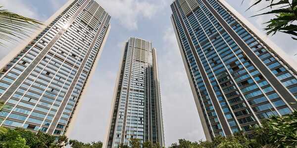 4 bhk of Carpet area 2100 sq.ft for Sale in Oberoi Esquire, Goregaon East.