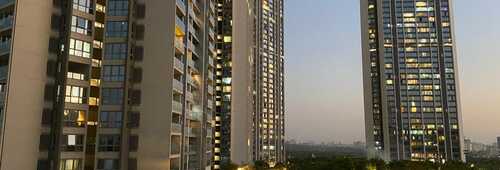 Sale 3 Bhk, 996 sft, in Goregaon E, Off Highway, Oberoi Exquisite.