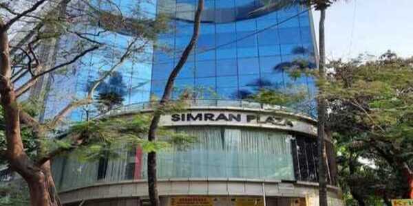 Fully Furnished Commercial Office Space of 650 sq.ft. Carpet Area for Rent at Simran Plaza, Khar West.