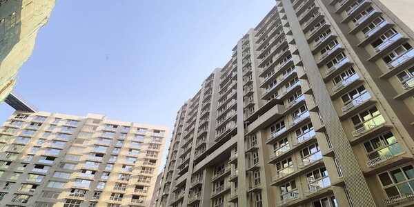Semi Furnished 3.5 BHK Residential Apartment of 1000 sq.ft. Carpet Area for Rent at Platinum Life, Andheri West.
