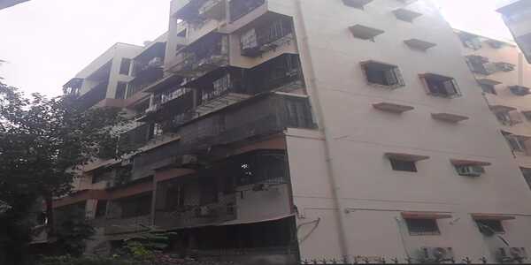2 BHK flat gone for Redevelopment, 687 sq.ft. Area for Sale at, Lokhandwala Complex, Andheri West.