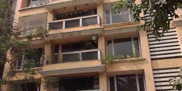 Sale 3 Bhk, 1600 sft, at Linking Rd, Santacruz W, Usha Villa.