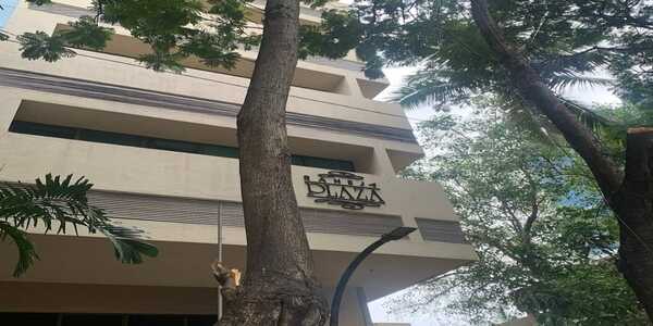 Pre Leased Commercial Office Space of 1540 sq.ft. Area for Sale at Raheja Plaza, Andheri West.