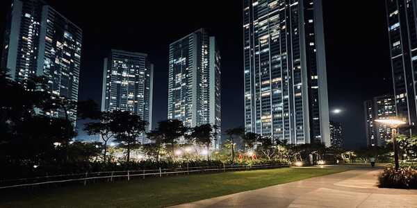  3 bhk of Carpet area 1380 sq.ft for Sale in Oberoi Esquire, Goregaon East.
