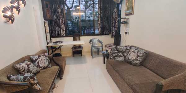 2.5 BHK Apartment For Rent At Vile Parle West.