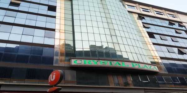Fully Furnished Commercial Office of 250 sq.ft. Carpet Area for Pre Lease at Crystal Plaza, Andheri West.