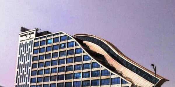 840 Sq.ft. Commercial Office For Rent At Express Zone, Malad East.