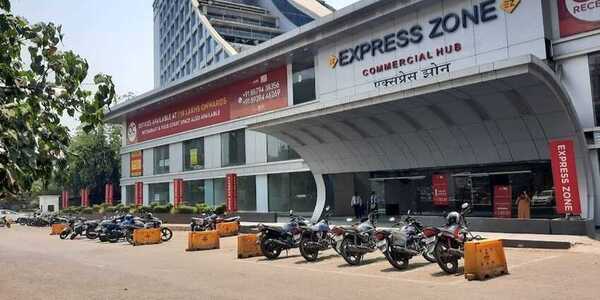 Prime Commercial Space of 87 sq.ft. Carpet Area for Rent at Express Zone Mall, Malad East.