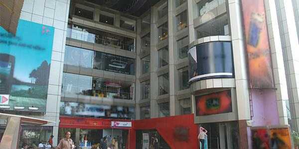 With Double Car Parking, Commercial Office Space of 2830 sq.ft carpet area for Rent in Commerce Center, Andheri West.