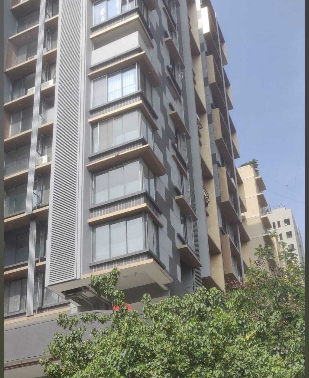 Blue Lotus, Khar West