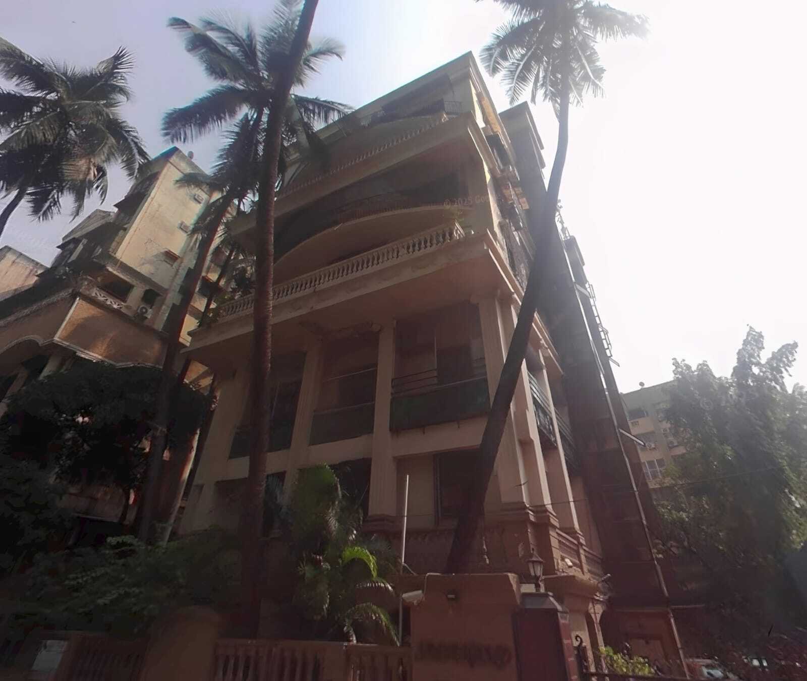 Sadanand Classic, Khar West