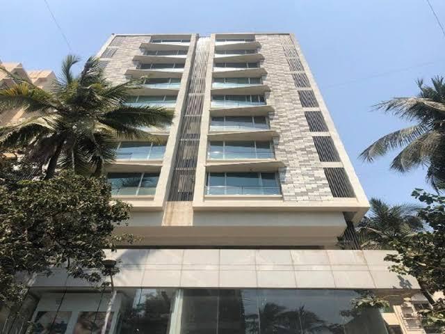 Solus, Waterfield Road, Bandra West.