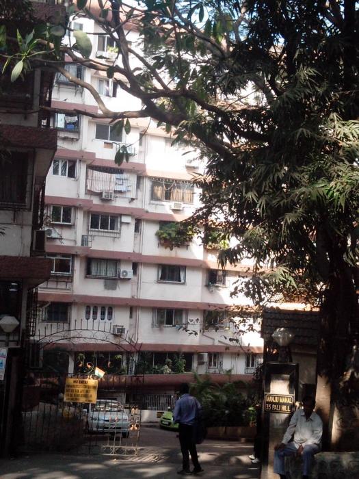 3 BHK Apartment For Rent At Manju Mahal, St Joseph's Road, Bandra West