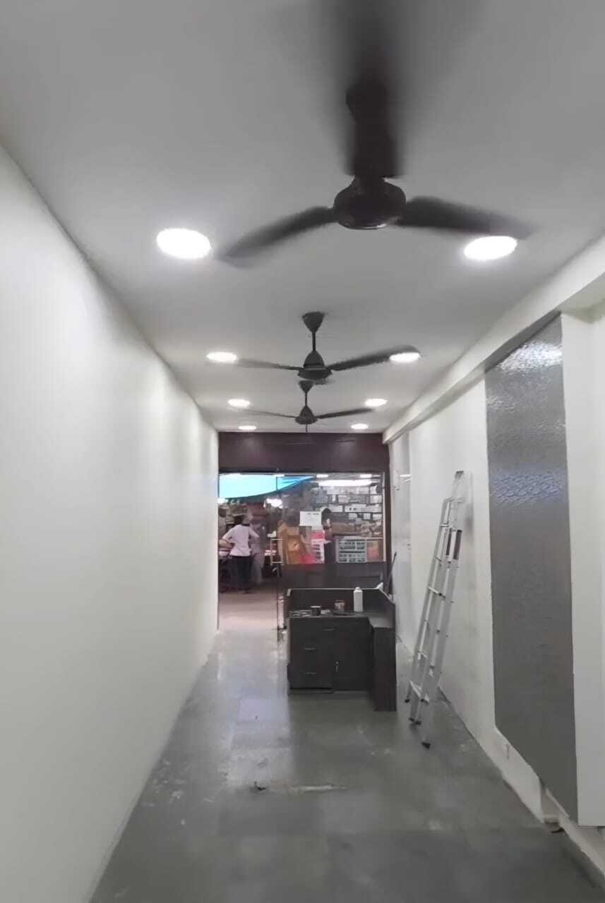 Rent Shop in Santacruz West
