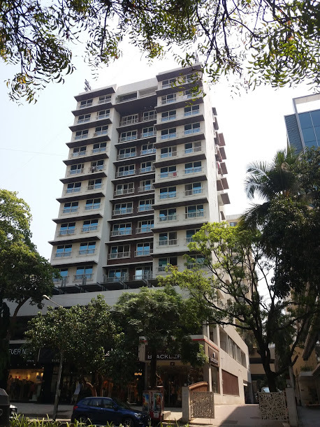 Link Palace, Santacruz West