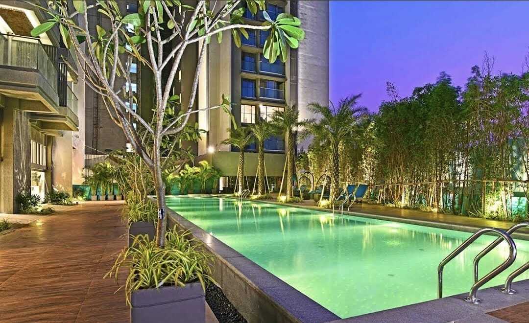 Rustomjee Paramount, Khar West