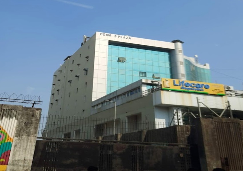 Cosmos Plaza, Andheri West.