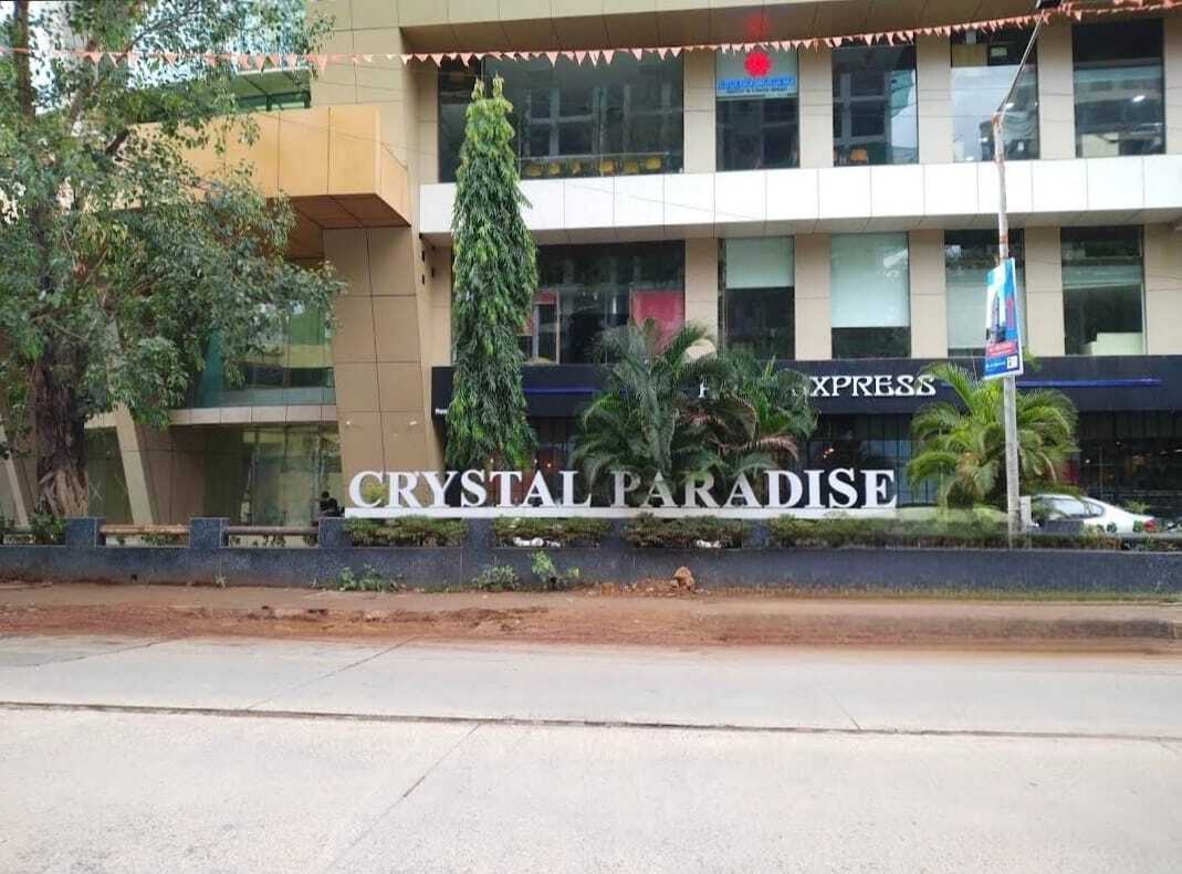 Crystal Paradise, Andheri West
