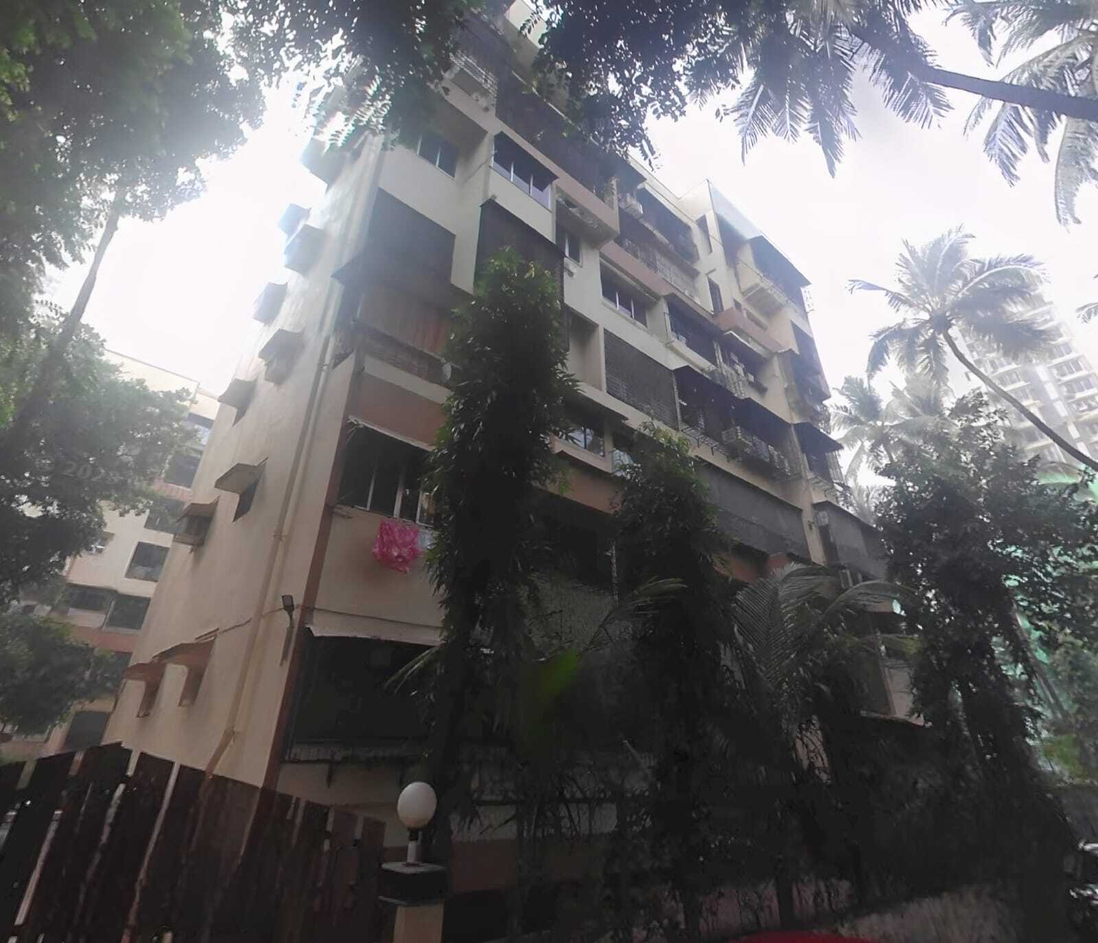 Golden Chariot, Andheri West. 