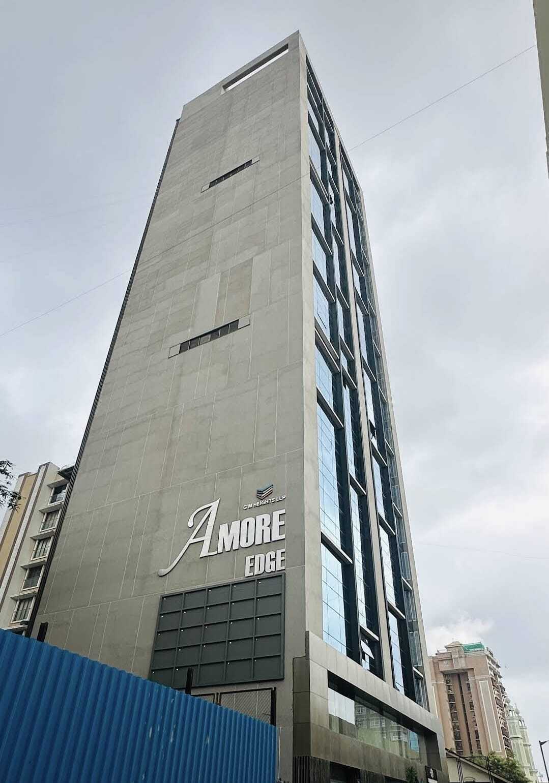 Amore Edge, Khar West.