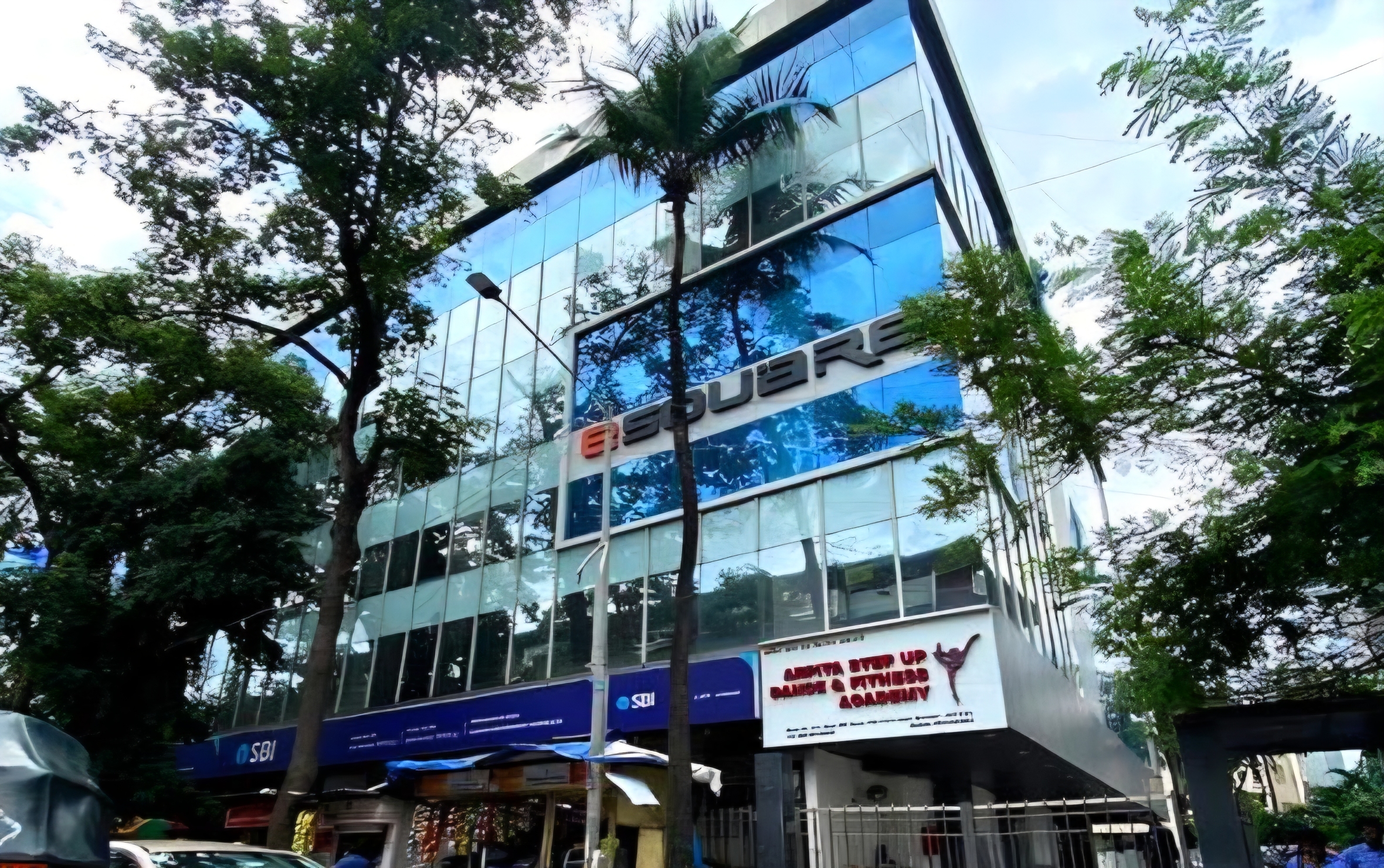 E Square, Vile Parle East 