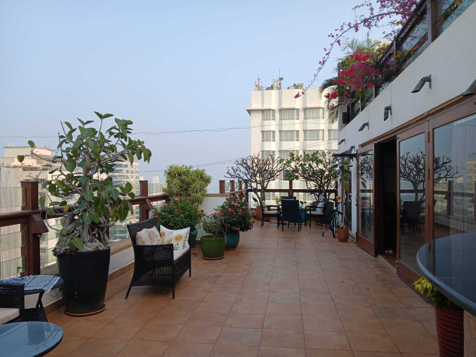 Sea View 3.5 BHK for Sale in Cuffe Parade.