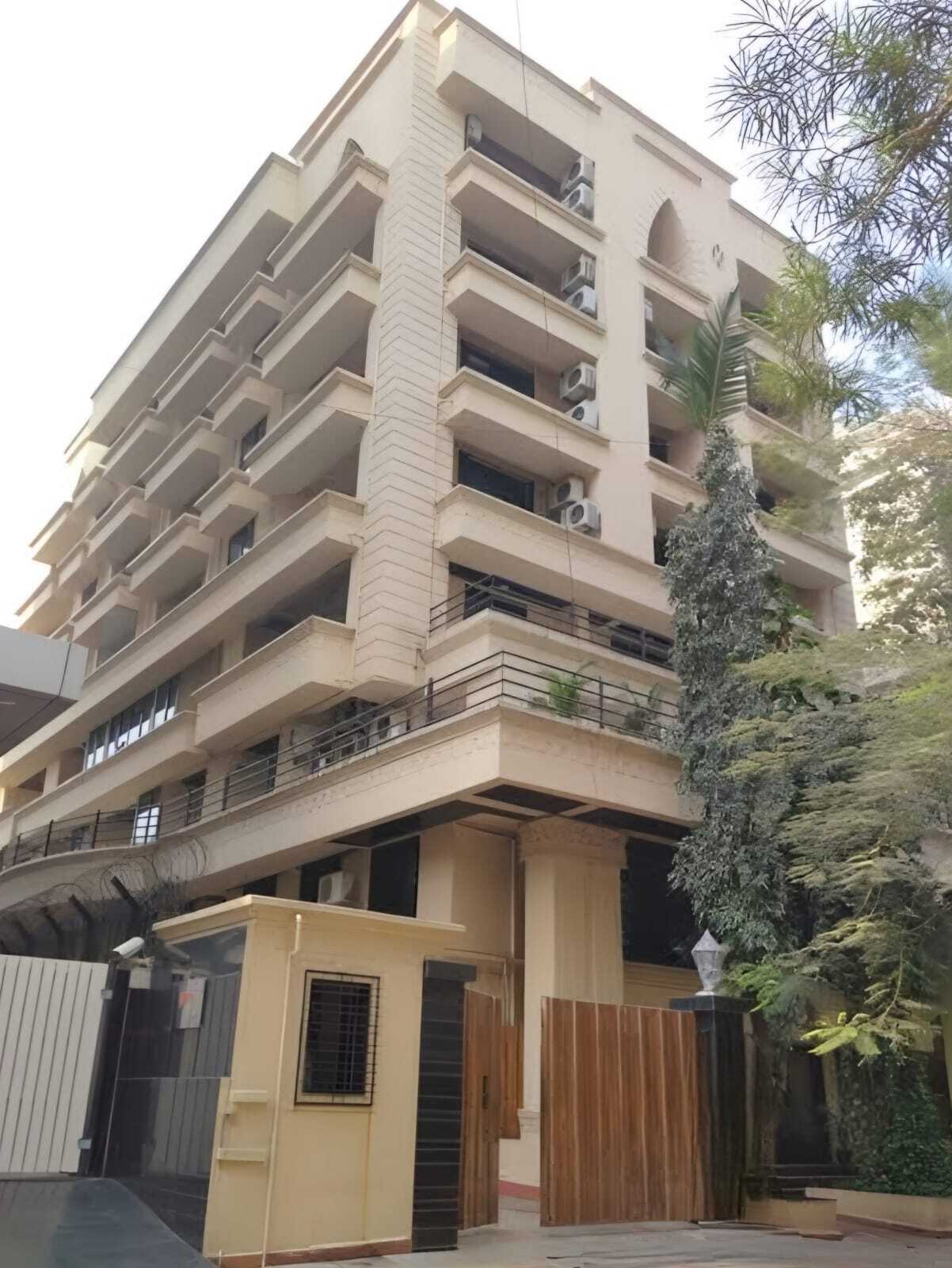 Anand Villa, Santacruz West.