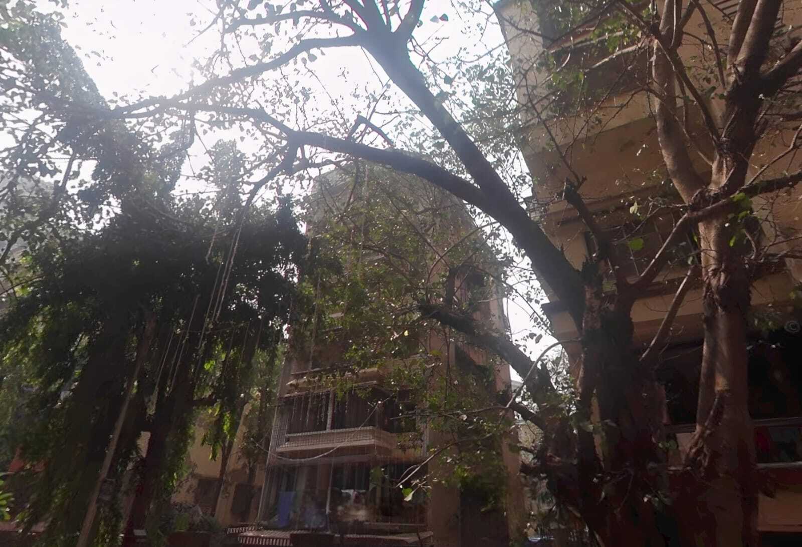 Himmat Ghar, Khar West