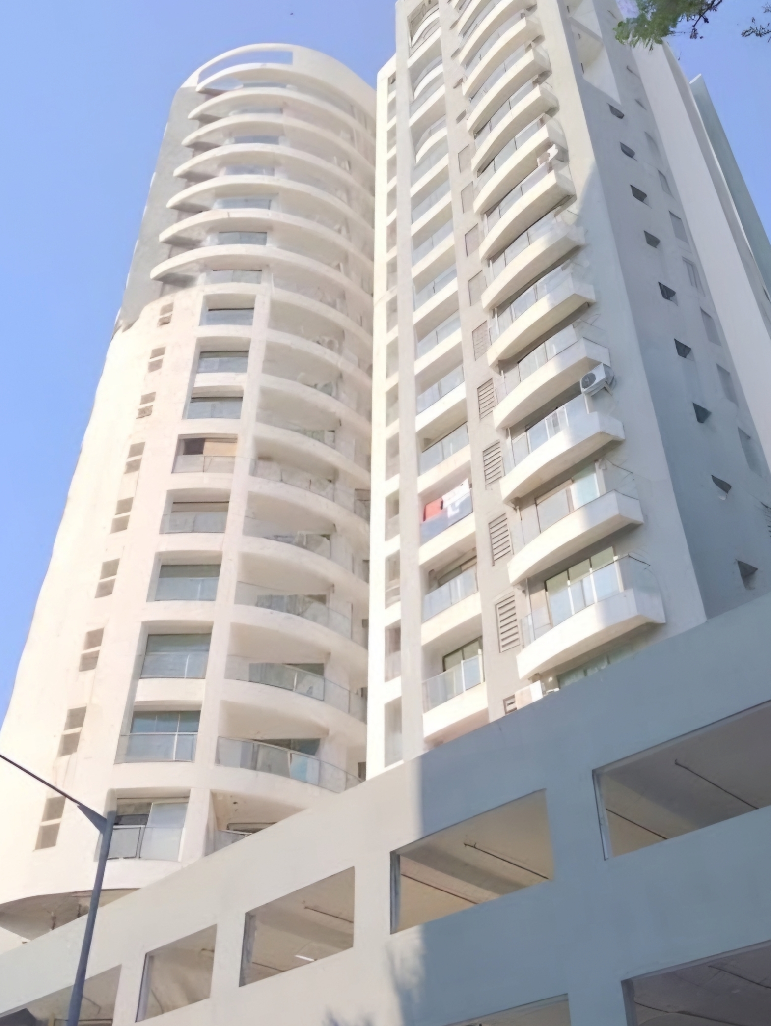 Cosmopolis Tower, Andheri West.