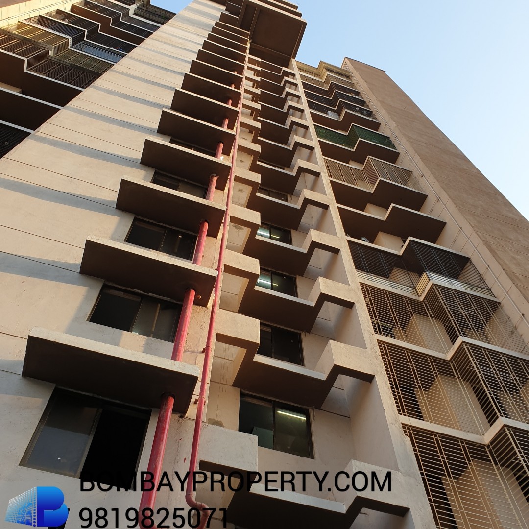 2 bhk Distress Price flat for Sale in Malad West Evershine Nagar New