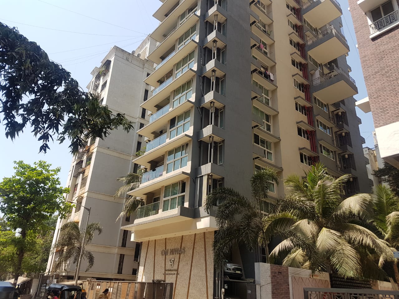 3 BHK Apartment For Sale At Om Niwas, Gulmohar Road, Juhu. for SALE