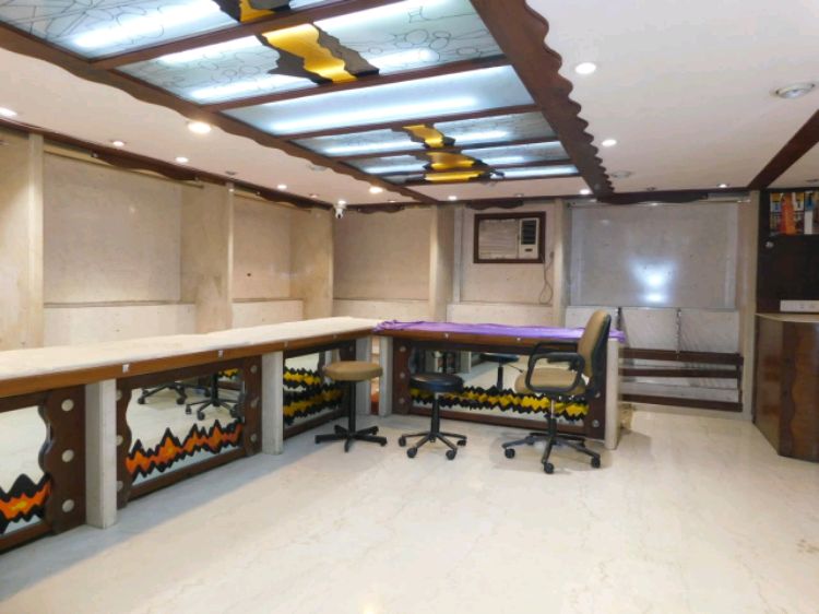 1550 Sq.ft. Commercial Showroom For Rent At Gulmohar Road, Juhu. for