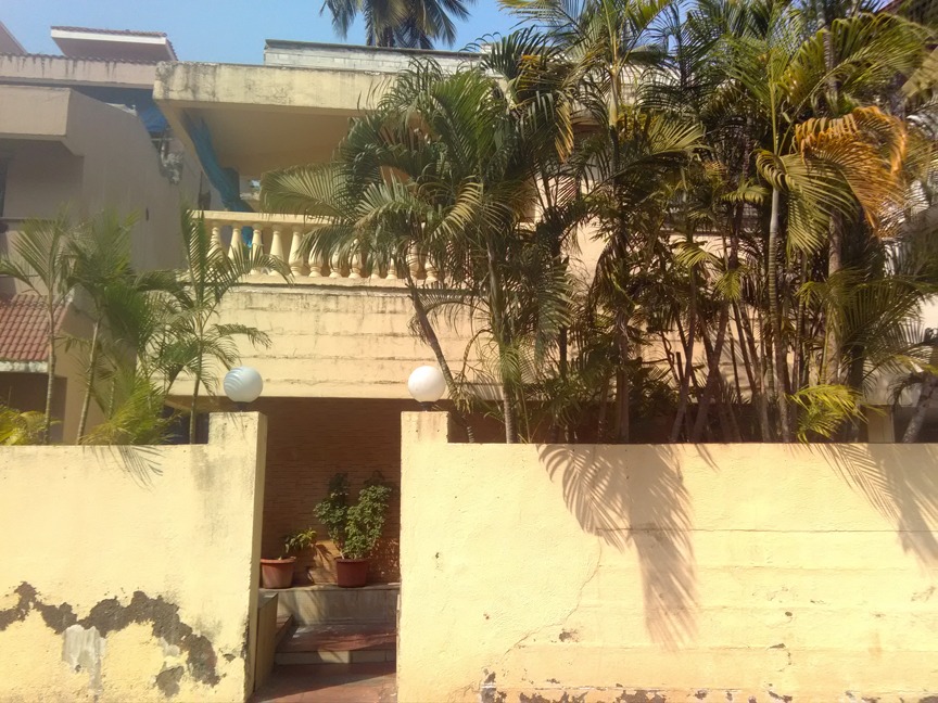 3 BHK Bungalow For Sale At Juhu. for SALE Bombay Property